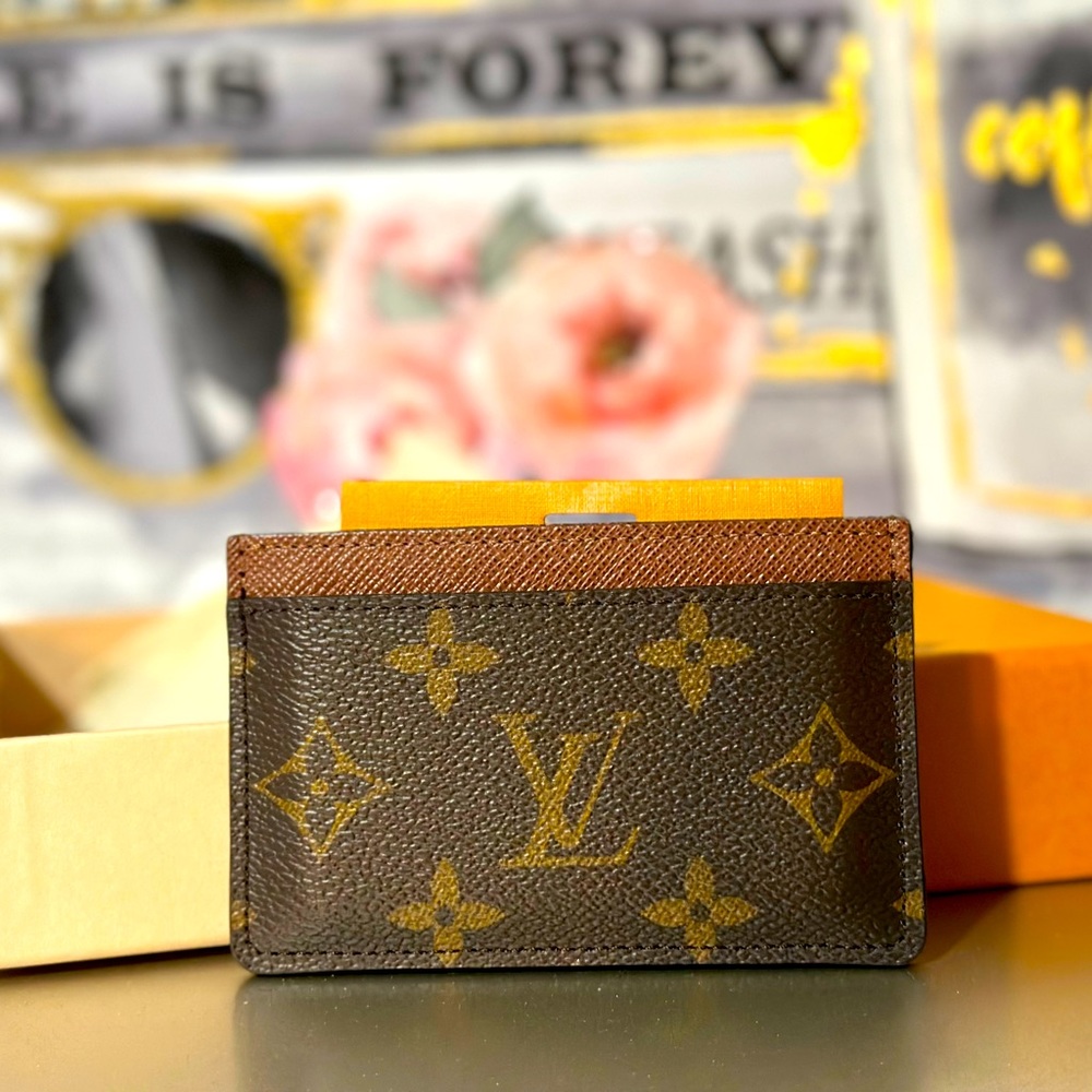 🔥🔥LOUIS VUITTON CARD HOLDER🔥🔥 - Picture 2 of 10